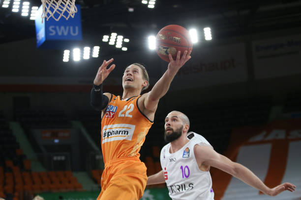 恩茅斯还是 恩茅斯还是