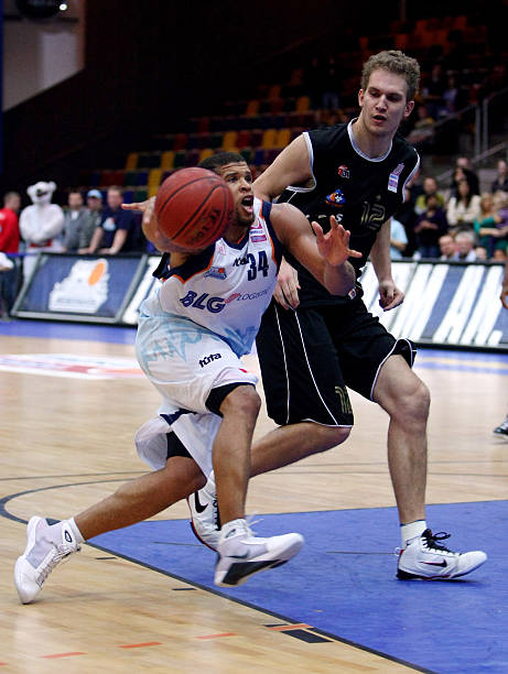 顽强的团队 顽强的团队